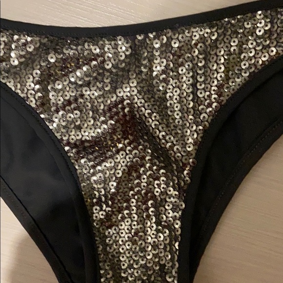 Alexis sequin gray silver bikini size medium - Picture 3 of 4